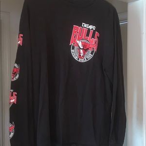 **SOLD**NBA Chicago Bulls long sleeve Men’s Size L